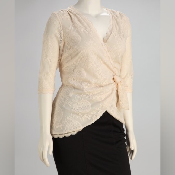 Kiyonna Juliet wrap top in blush/black lace Size 10/12 large - Picture 9 of 9